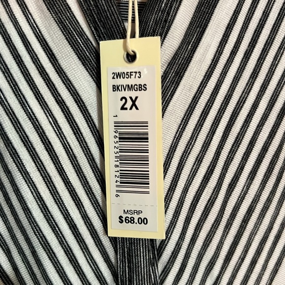 Max Studio Gray/White Striped Top, Size 2X, NWT, MAKE AN OFFER!!! - Picture 3 of 8